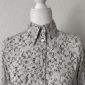 Unique Typewriter print Blouse